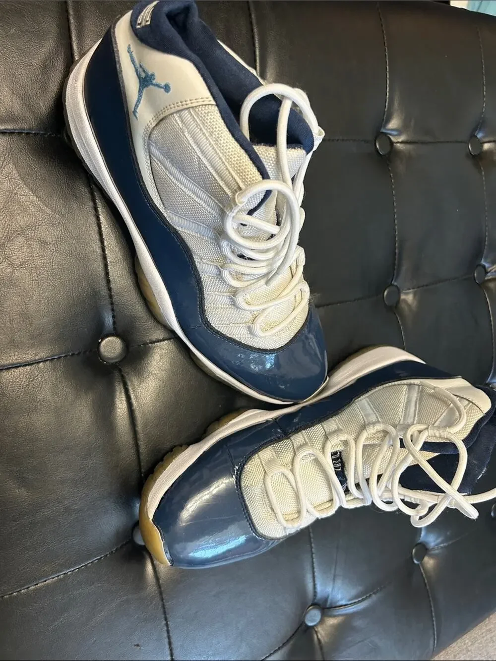 Jordan Sneakers in Navy & White